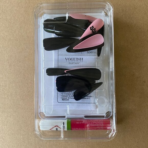 KISS Voguish Fantasy Glow in the Dark Stiletto Press on Nails - Picture 6 of 7